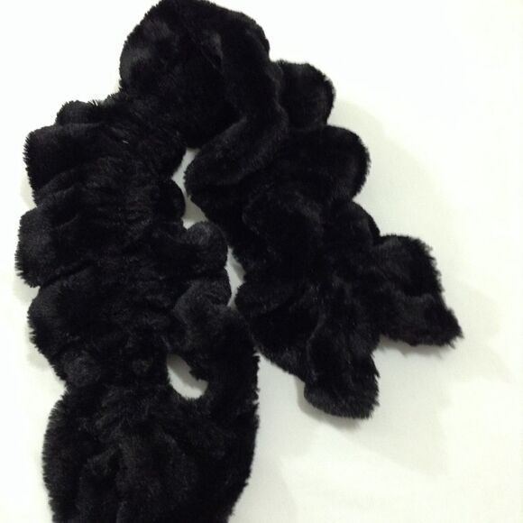 Faux Fur One Size Fit Most Scarf - Picture 4 of 5